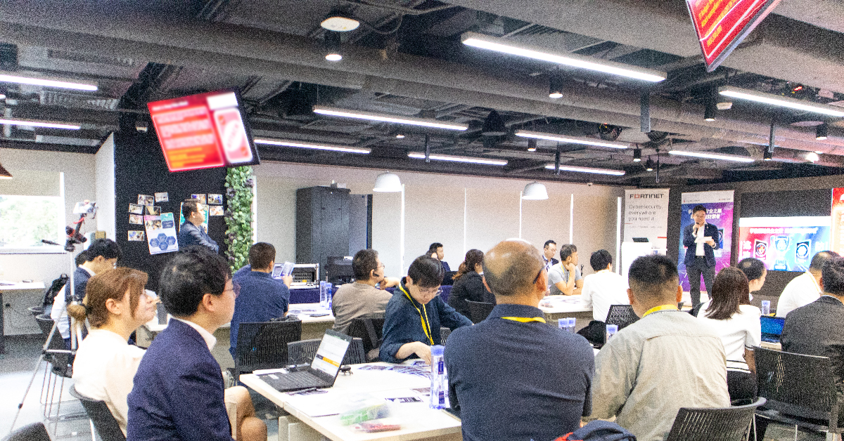 人工智能攻防战卡牌盛会